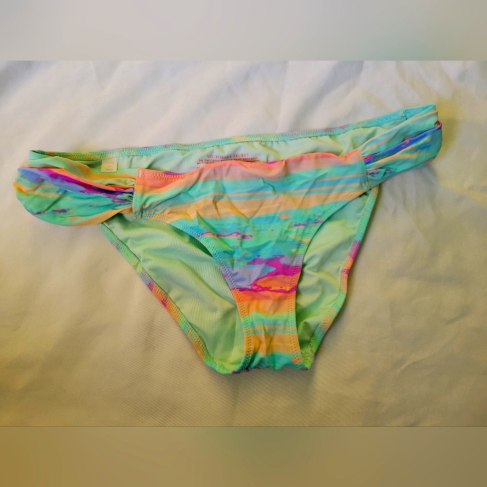 Victoria's Secret bikini bottom small